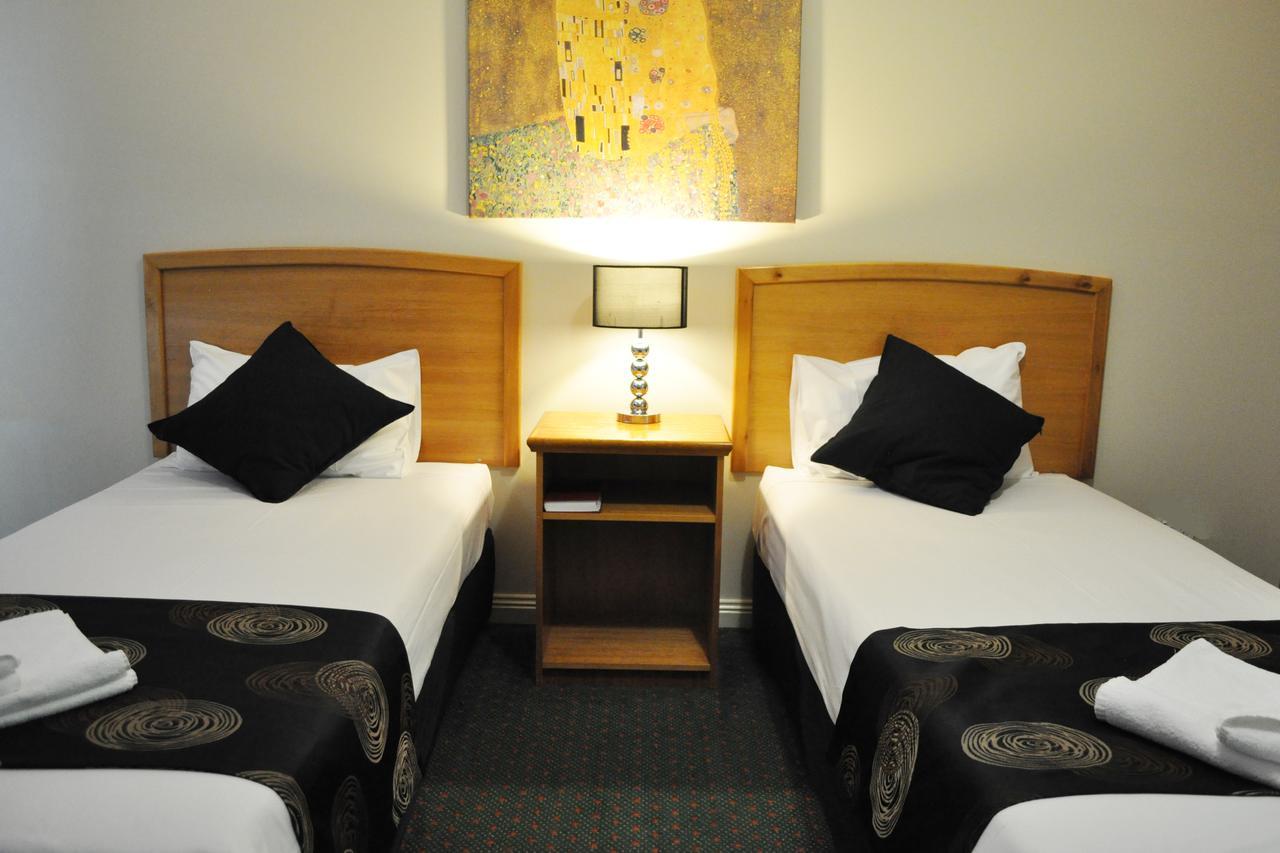 Meadowbrook Hotel Brisbane Loganlea Exterior foto