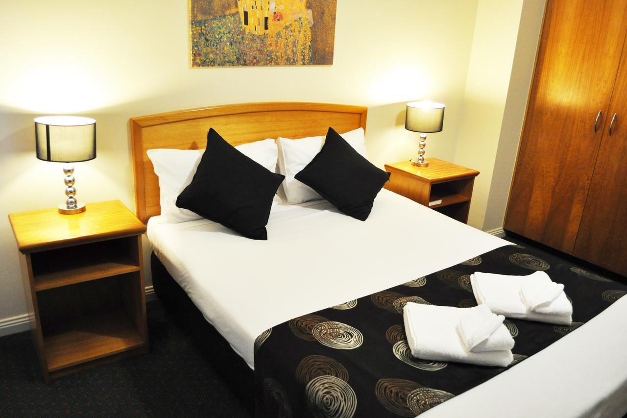 Meadowbrook Hotel Brisbane Loganlea Exterior foto