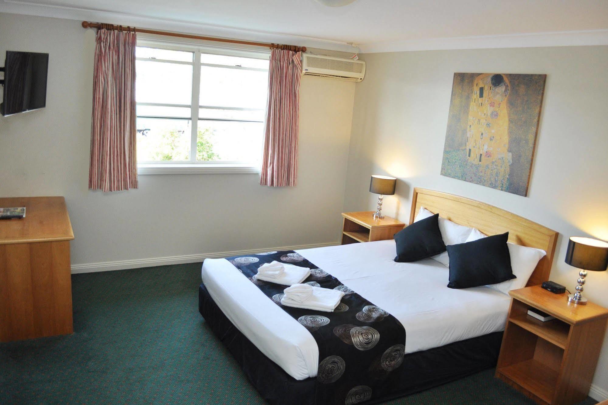 Meadowbrook Hotel Brisbane Loganlea Exterior foto