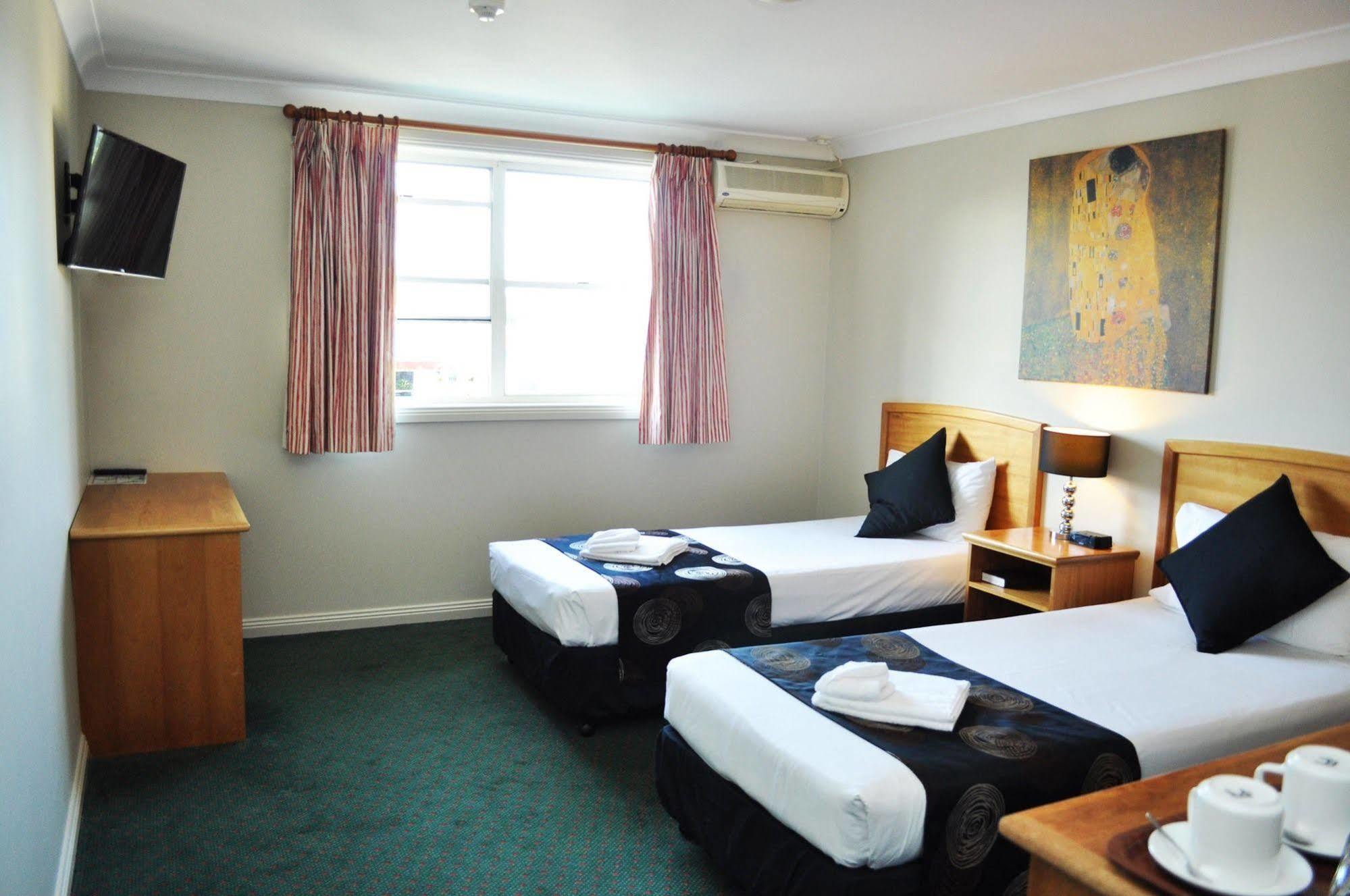 Meadowbrook Hotel Brisbane Loganlea Exterior foto
